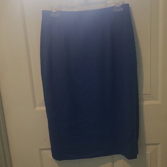 Beautiful Royal Blue Size 10 Carlisle Ladies Wool, Skirt and Jacket Suit - Picture 4 of 10